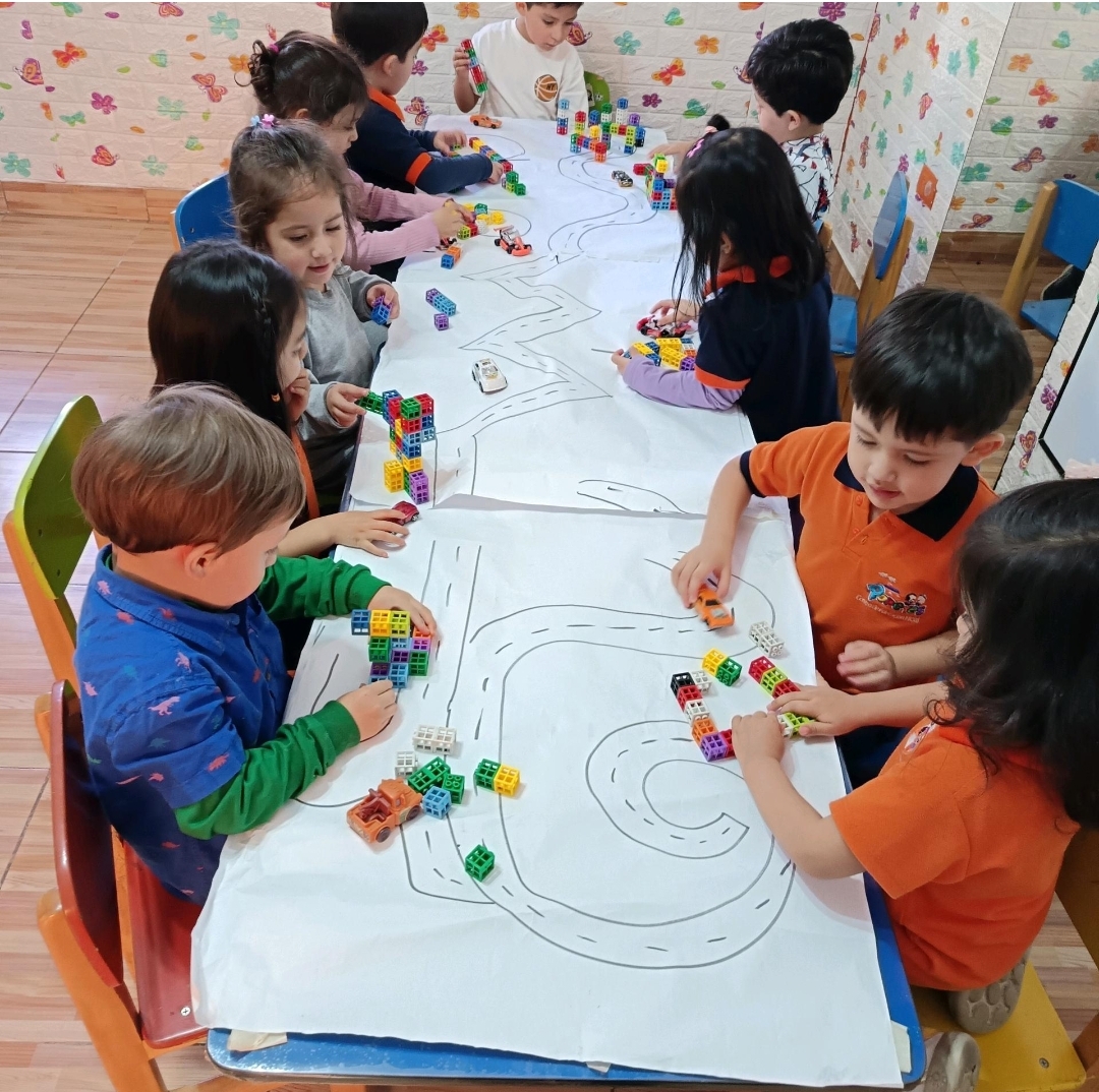 Niña pintando